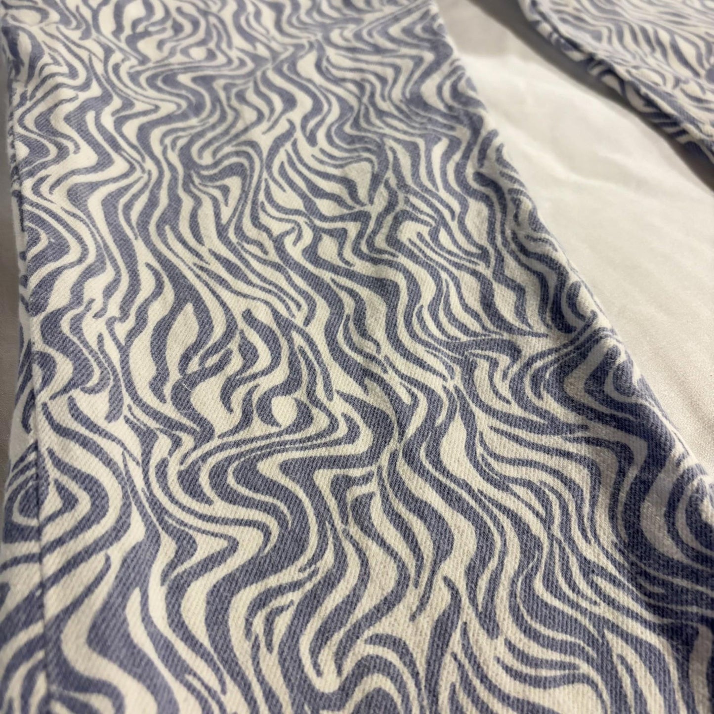 Abercrombie & Fitch Jeans The 90s Straight Ultra High Rise Size 25/0 Wavy Print