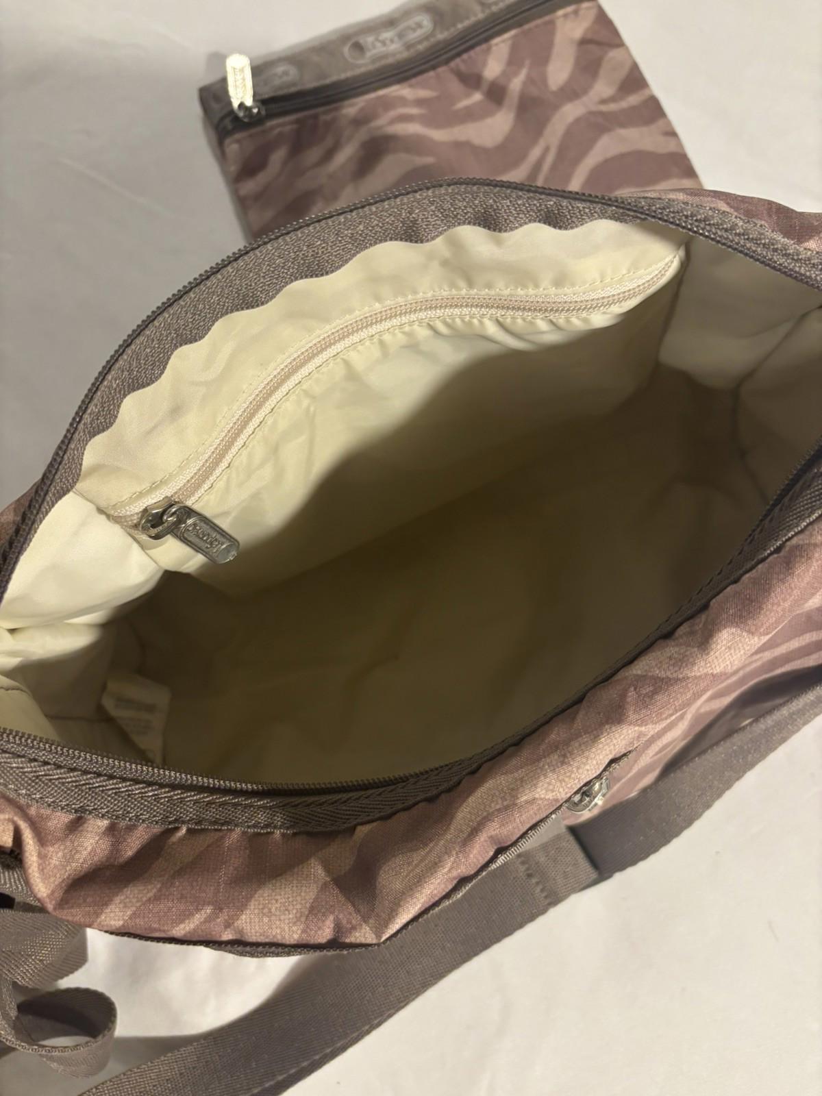 LeSportSac Everyday Expandable Crossbody Shoulder Bag Purse w/ Pouch Zebra print