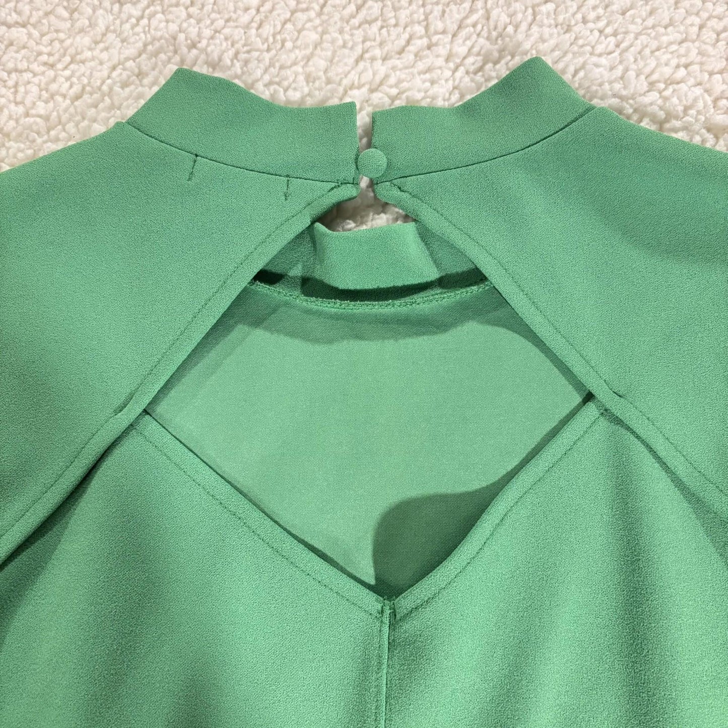 Ann Taylor Puff Sleeve Green Top Blouse Size M EUC Workwear Classic Preppy