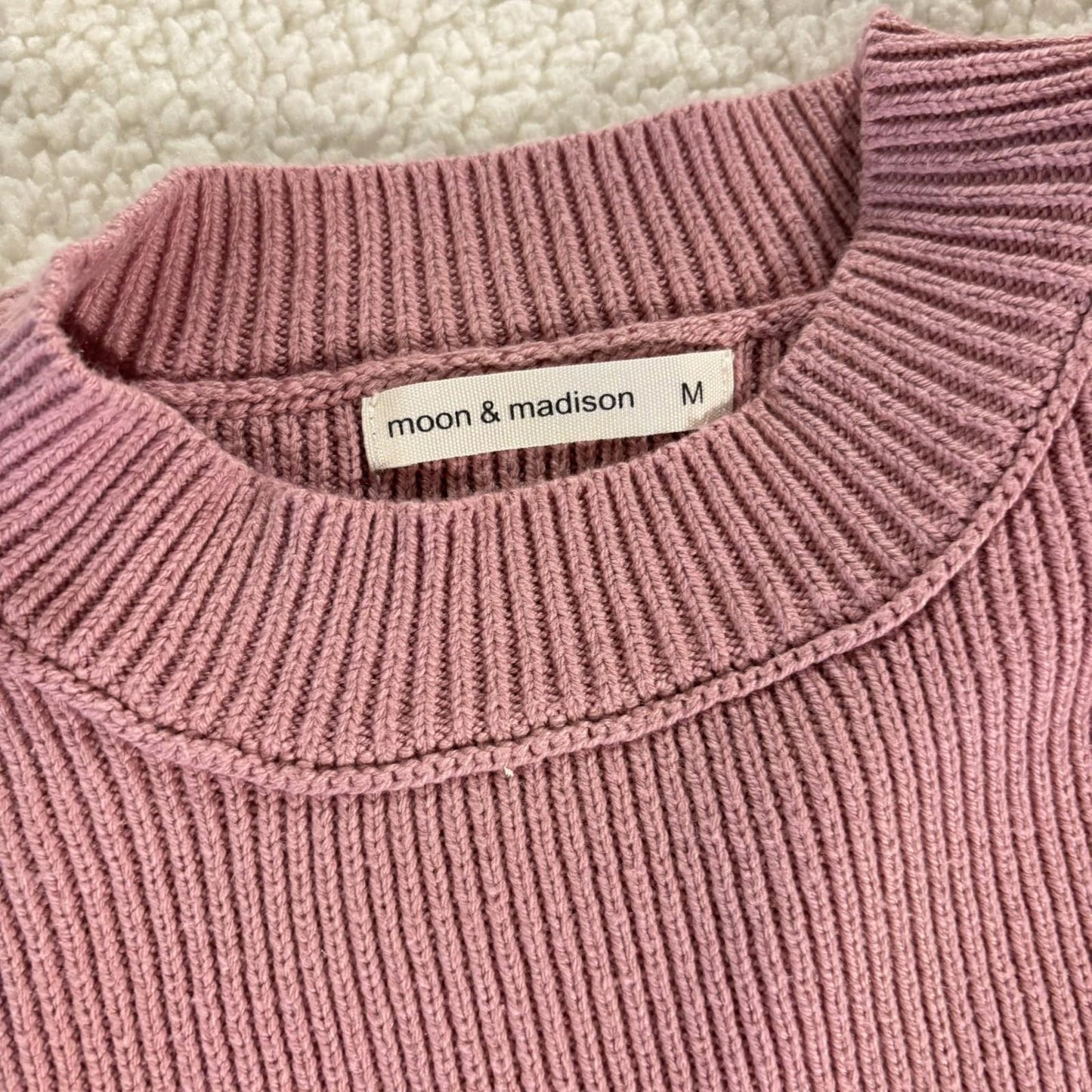 Moon & Madison Pink Knit Sweater Size Medium Cozy Modest EUC