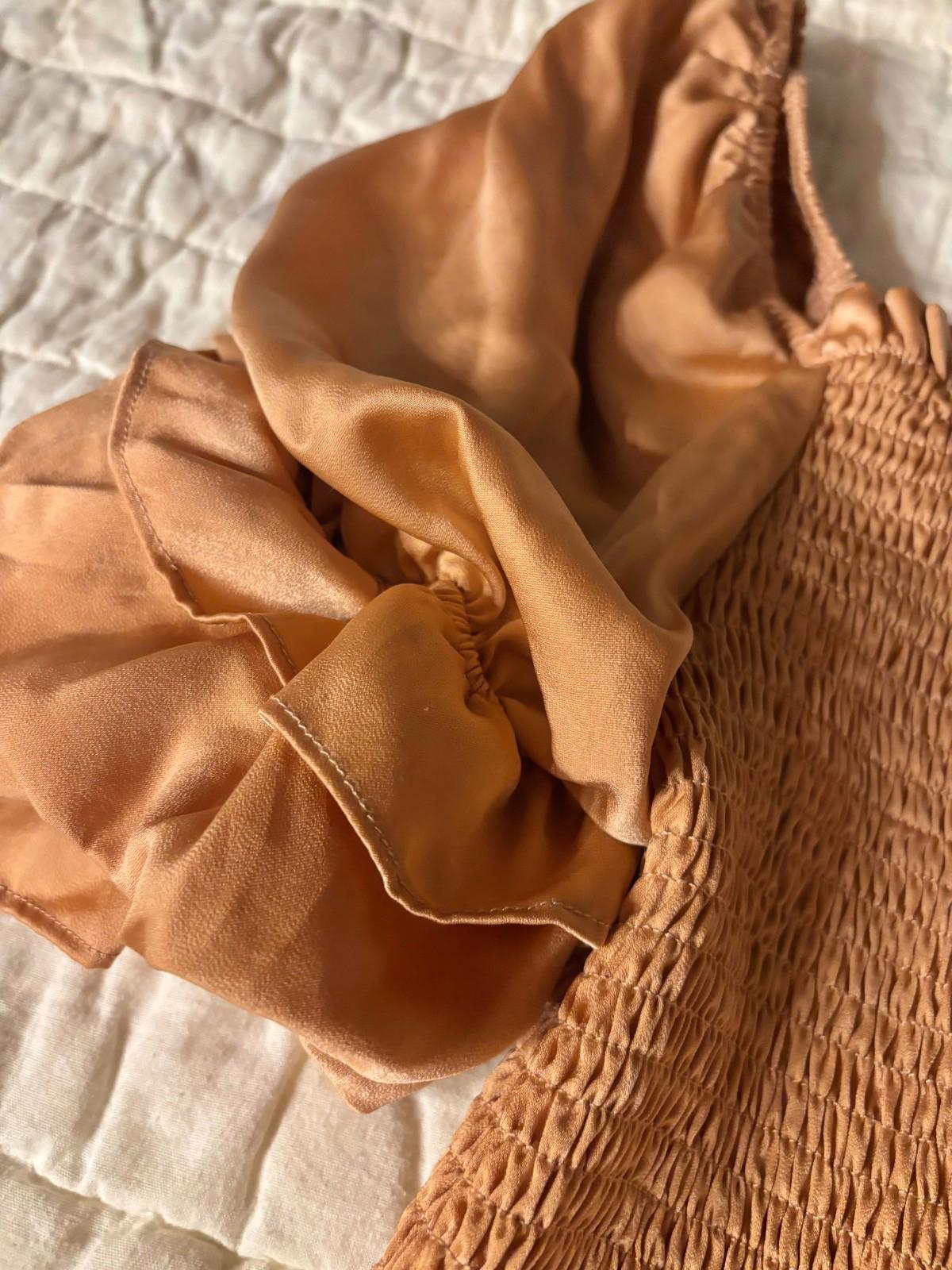 Linen Rose Boutique Women's Top EUC - Size Medium - Copper Puff Sleeve