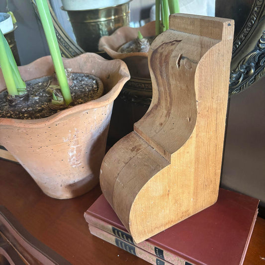 Vintage Raw Wood Corbel Home Decor